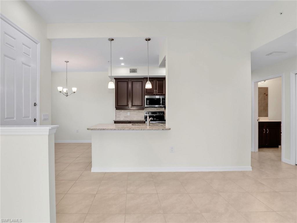 11301 Monte Carlo BLVD SE # 102