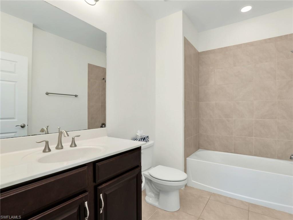 11301 Monte Carlo BLVD SE # 102