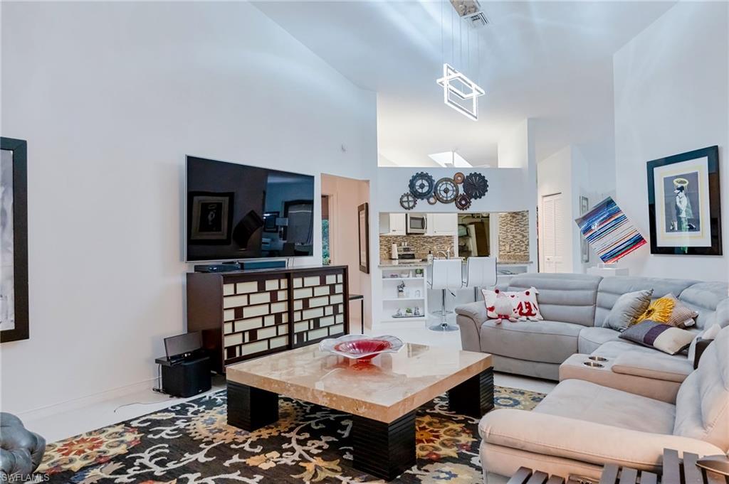 21715 Sungate CT # 303