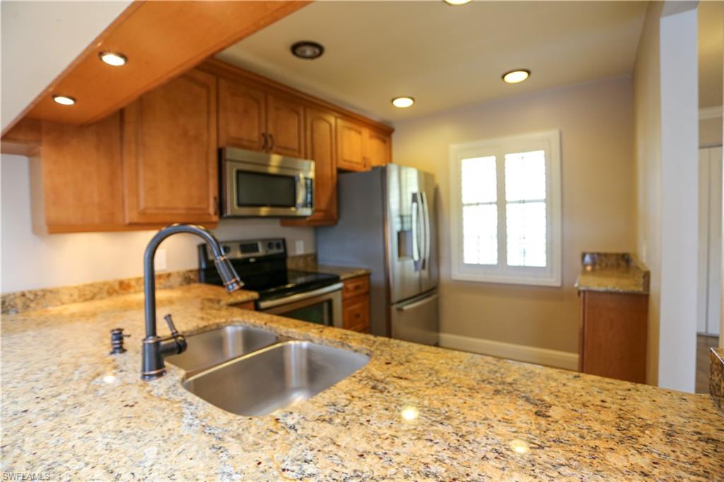 2568 Kings Lake BLVD # 201