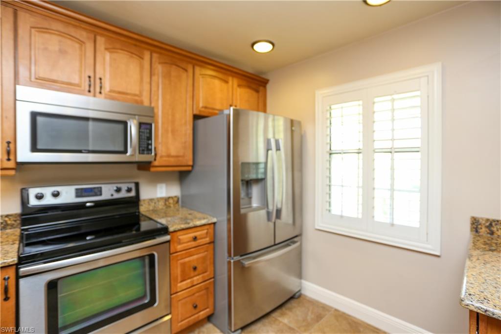 2568 Kings Lake BLVD # 201