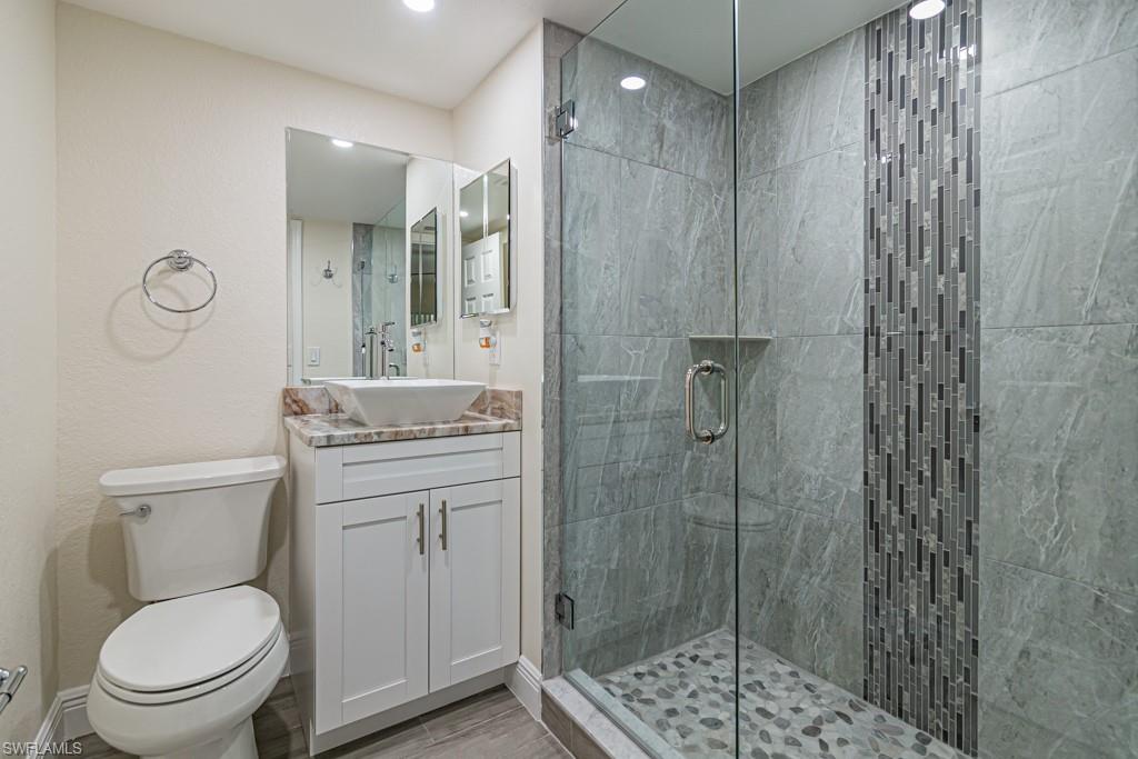 2562 Kings Lake BLVD # 102
