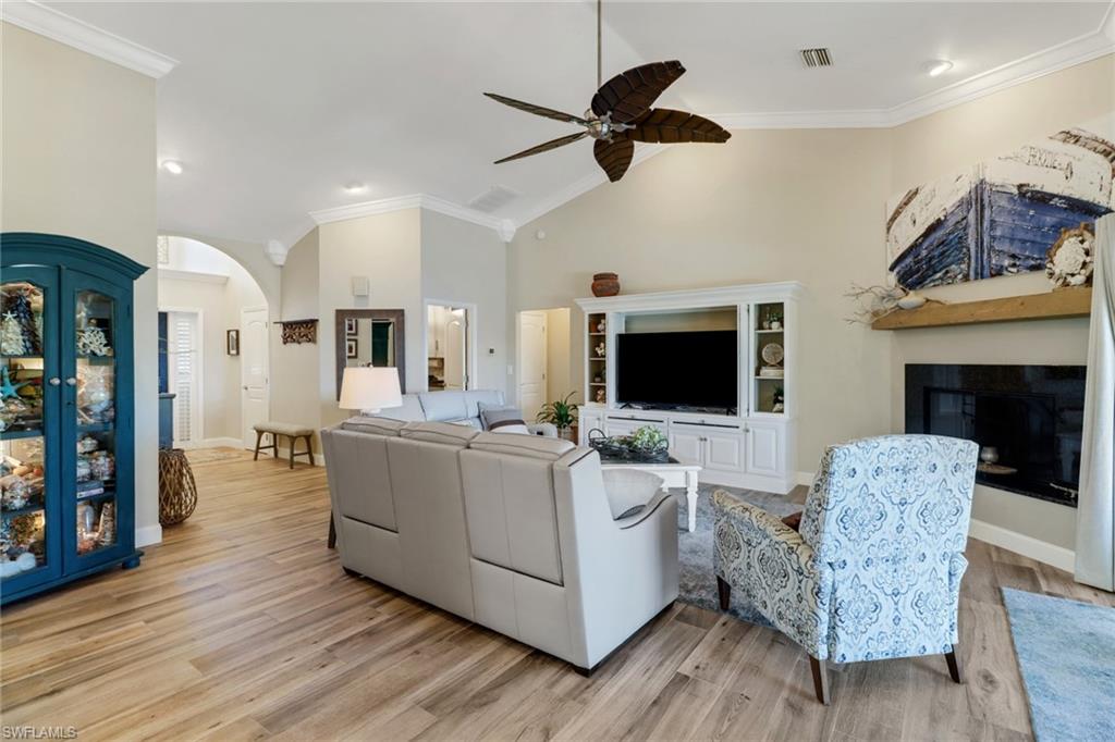 2710 SW 39th TER