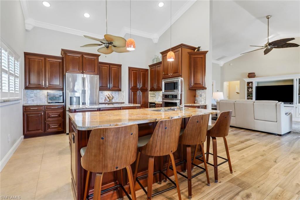 2710 SW 39th TER