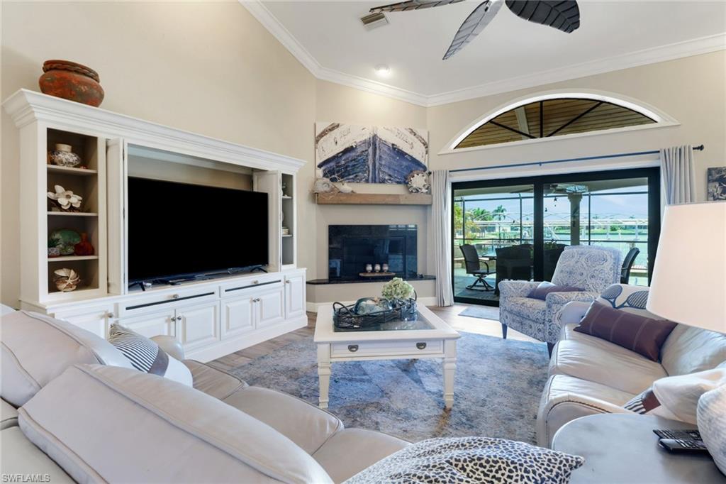 2710 SW 39th TER
