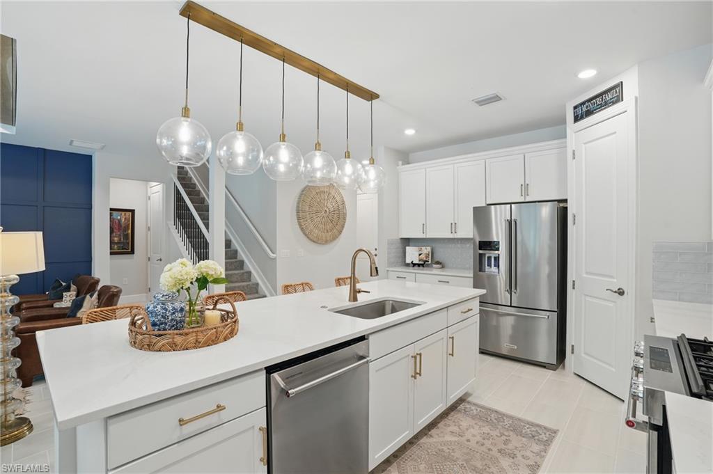 10415 Ventana LN