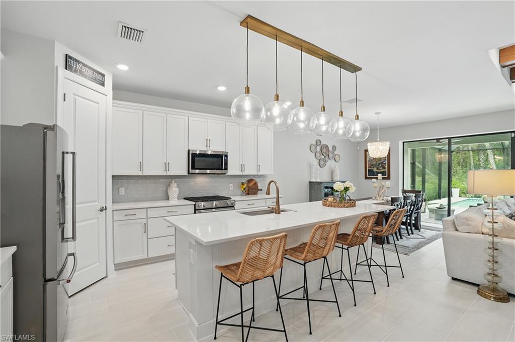 10415 Ventana LN