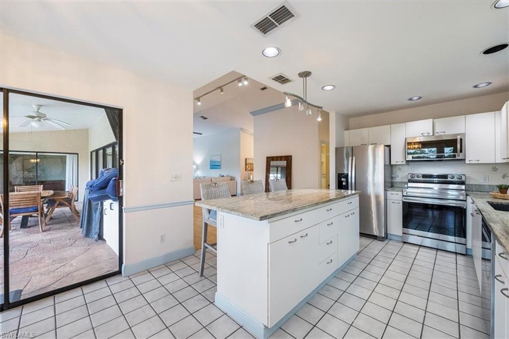 4151 Royal Wood BLVD