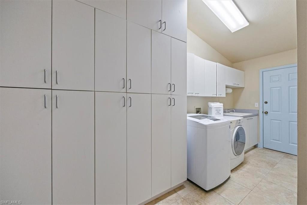 4151 Royal Wood BLVD