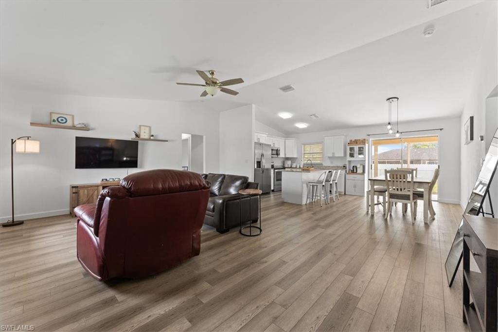 605 SW 18th TER