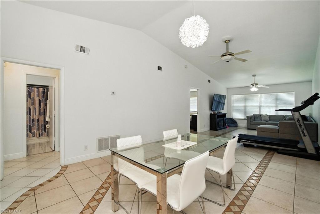 4220 Looking Glass LN # 4302
