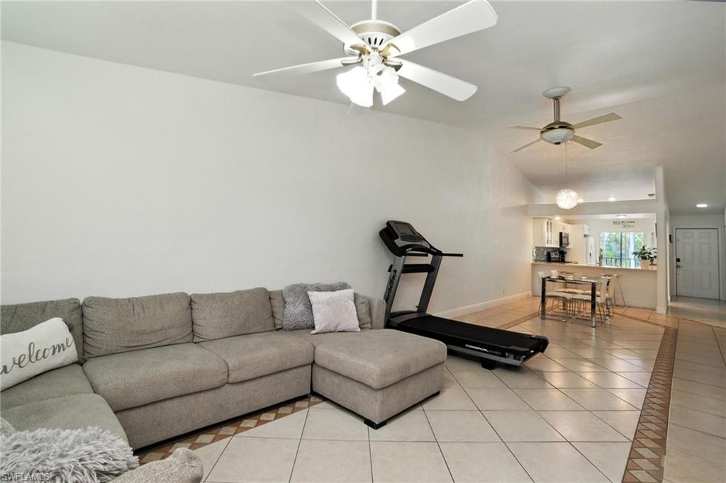 4220 Looking Glass LN # 4302