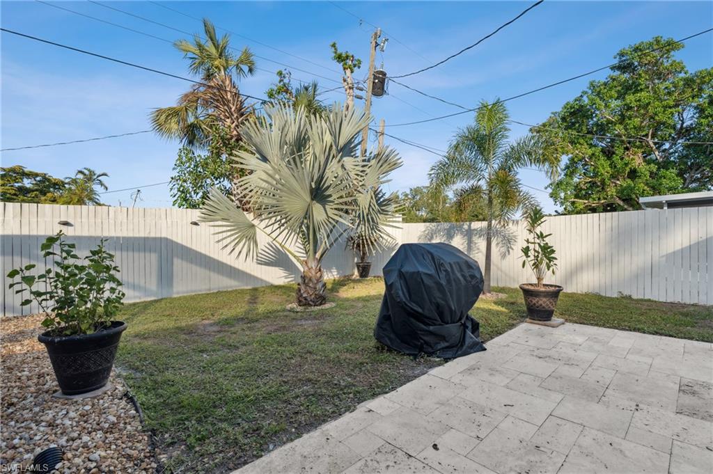 1423 Charles RD