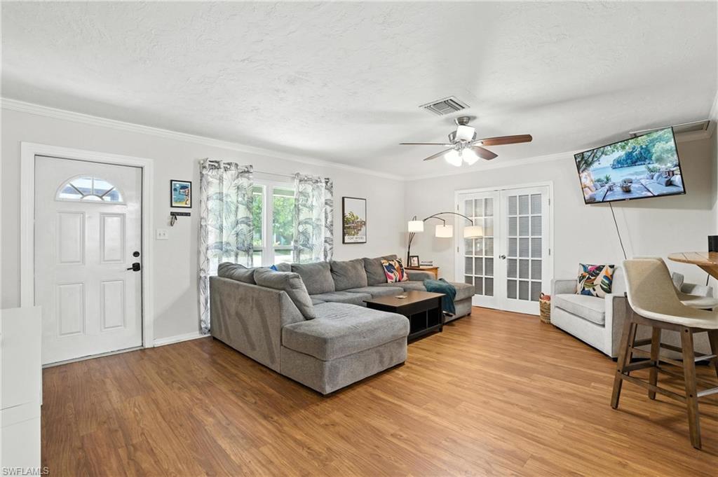 1423 Charles RD