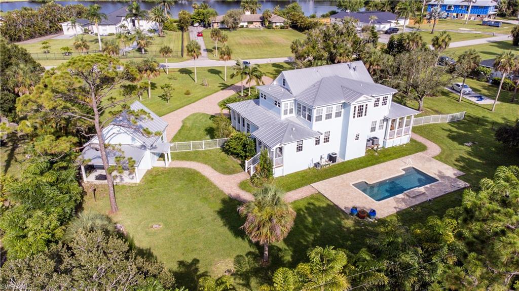 7252 Lake DR