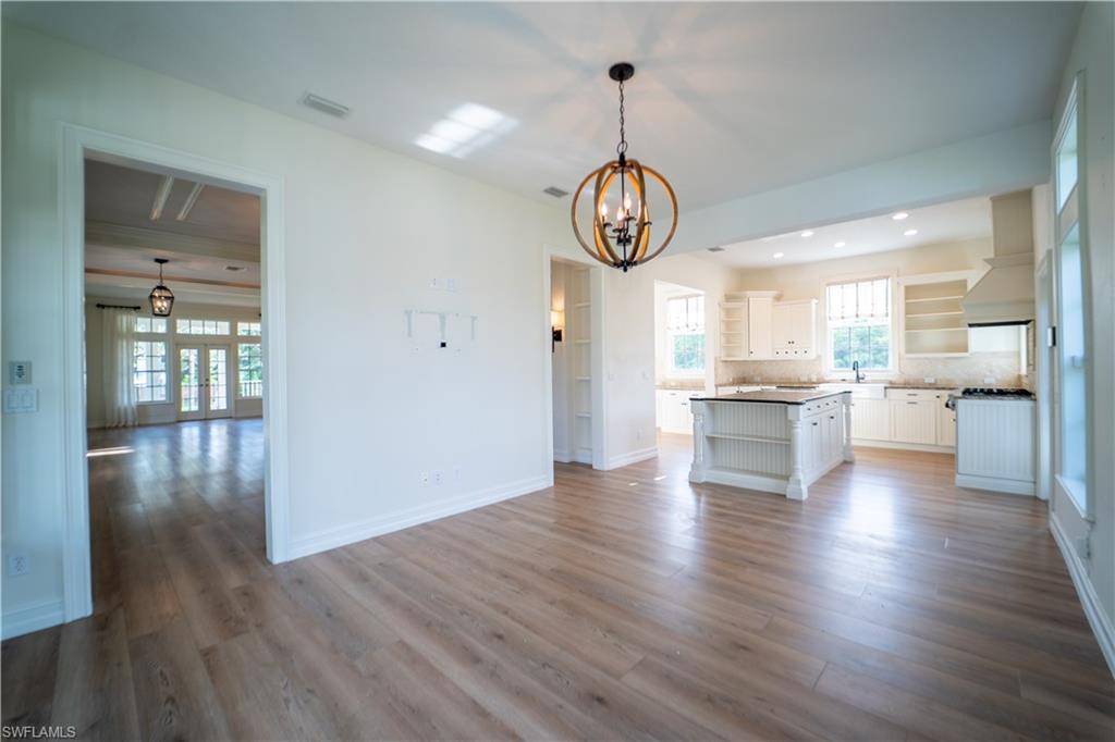 7252 Lake DR