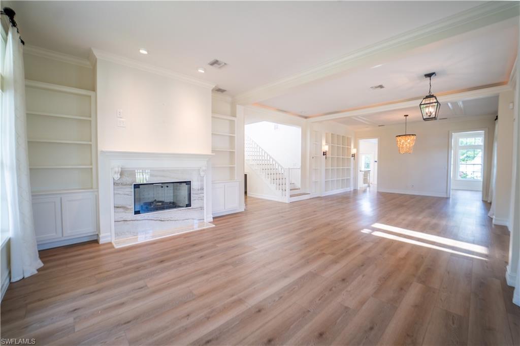 7252 Lake DR