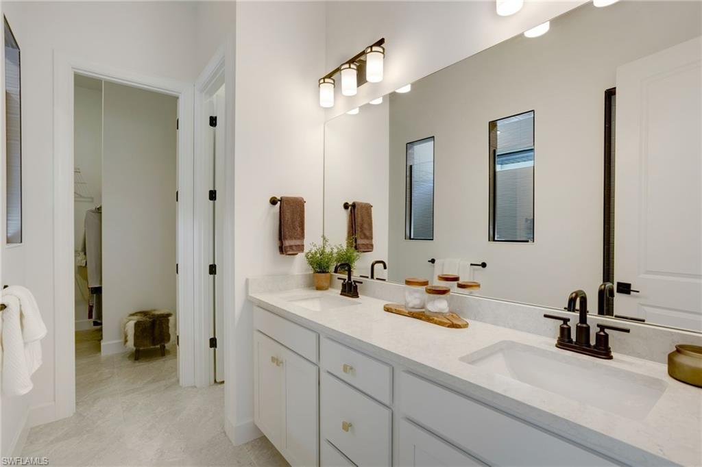 10112 SEASIDE WAY