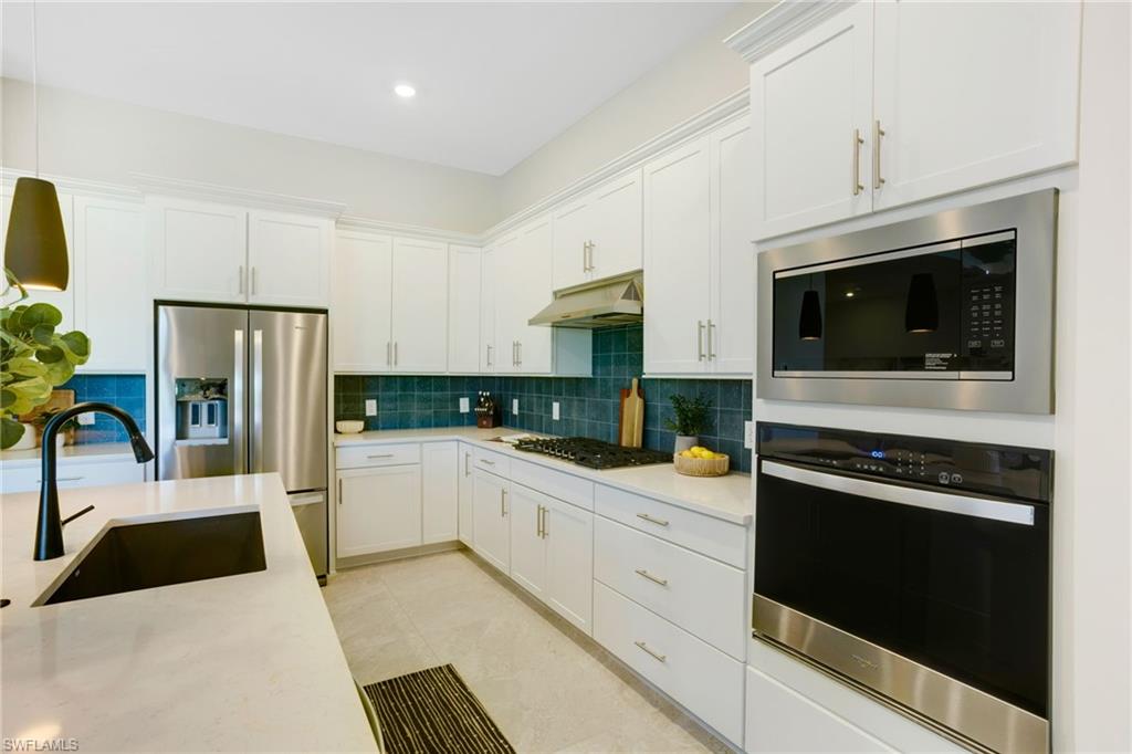10112 SEASIDE WAY