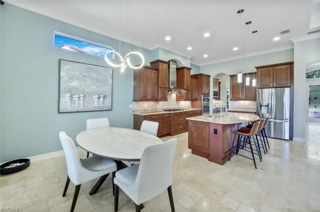 9333 Campanile CIR