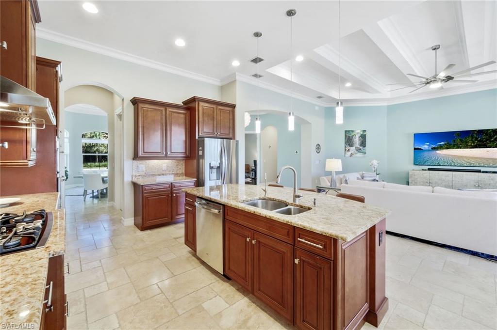 9333 Campanile CIR