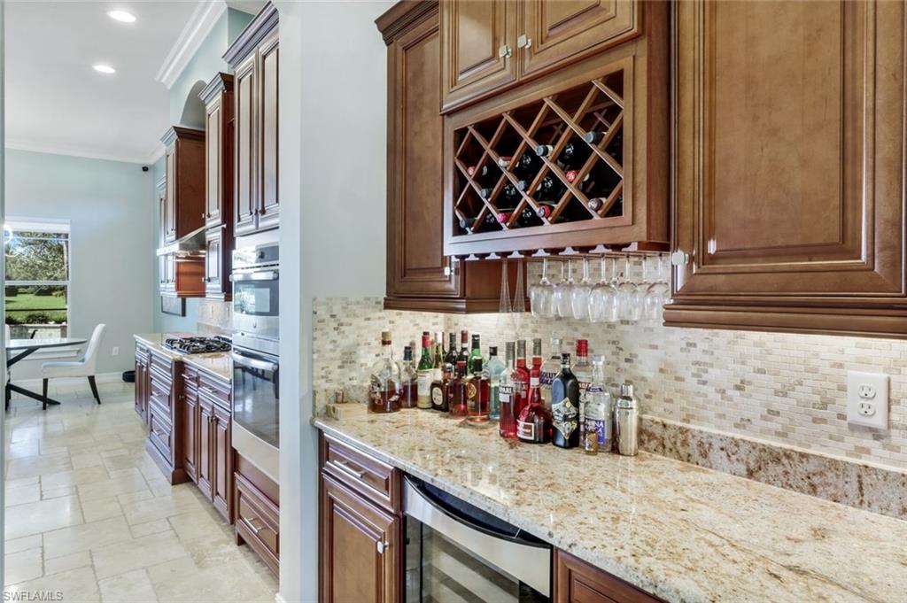 9333 Campanile CIR
