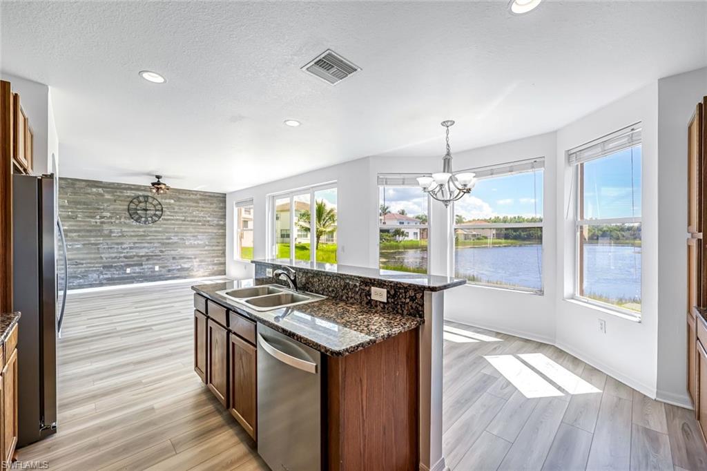 9820 Springlake CIR