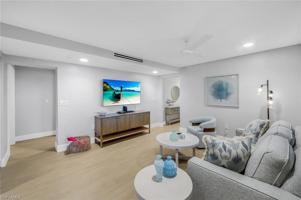 3399 Gulf Shore BLVD N # 203