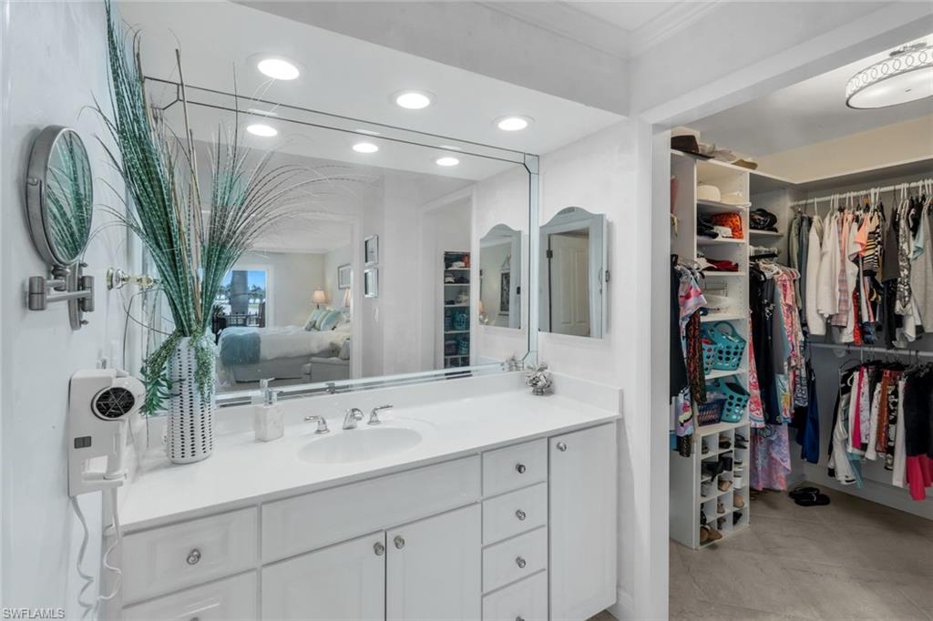 3399 Gulf Shore BLVD N # 203