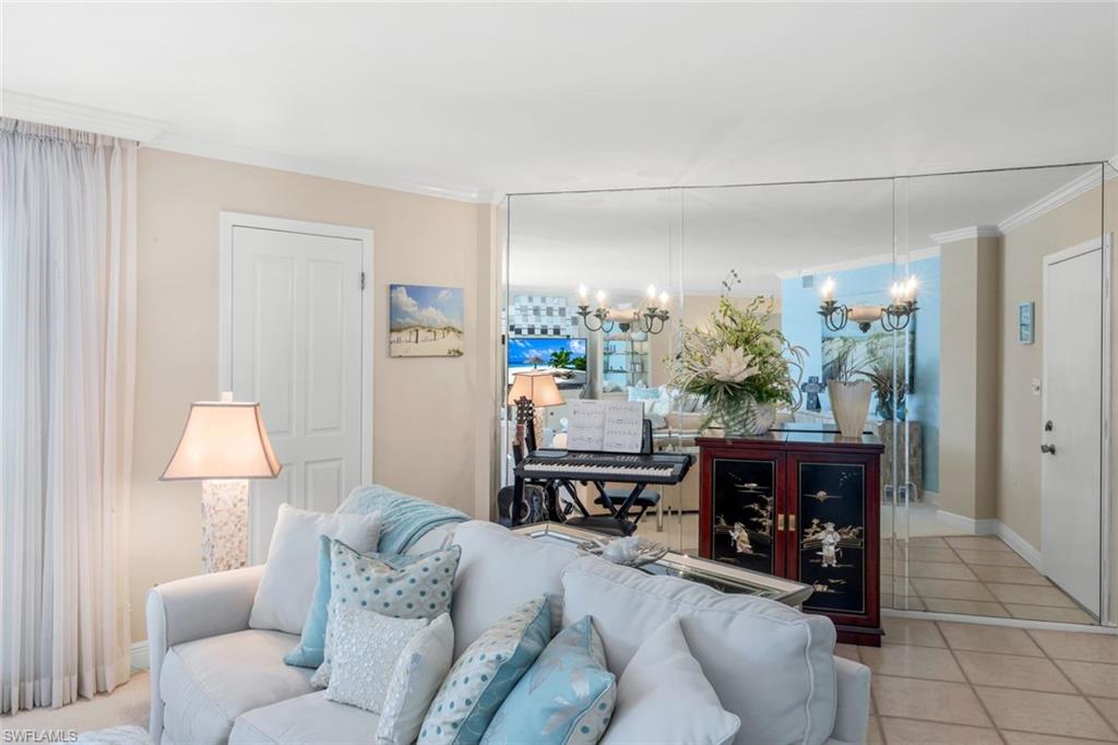 3399 Gulf Shore BLVD N # 203