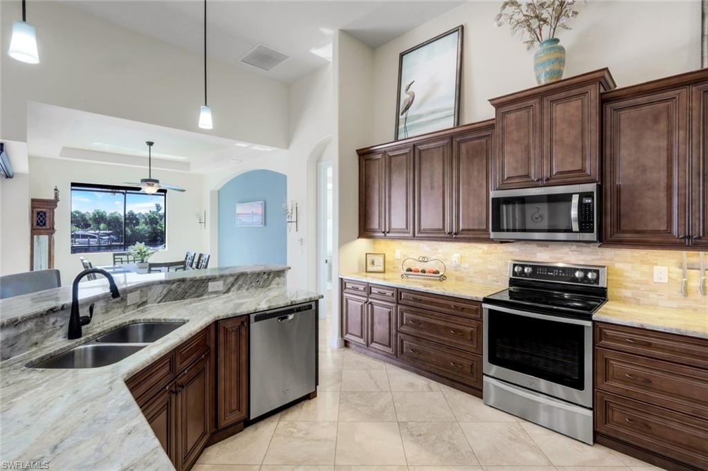 2208 NW 38th PL