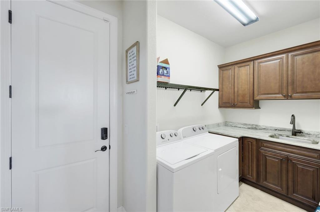 2208 NW 38th PL