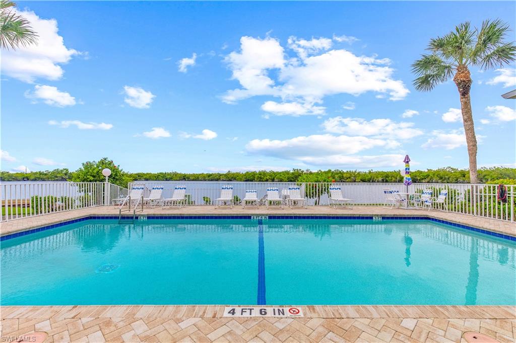 1295 Mainsail DR # 912, NAPLES Unit: 912