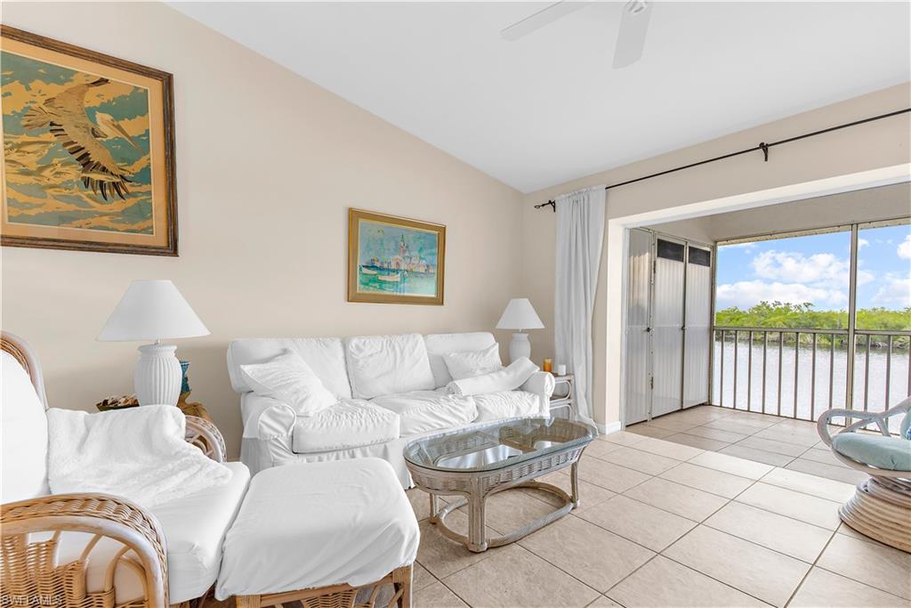 1295 Mainsail DR # 912, NAPLES Unit: 912