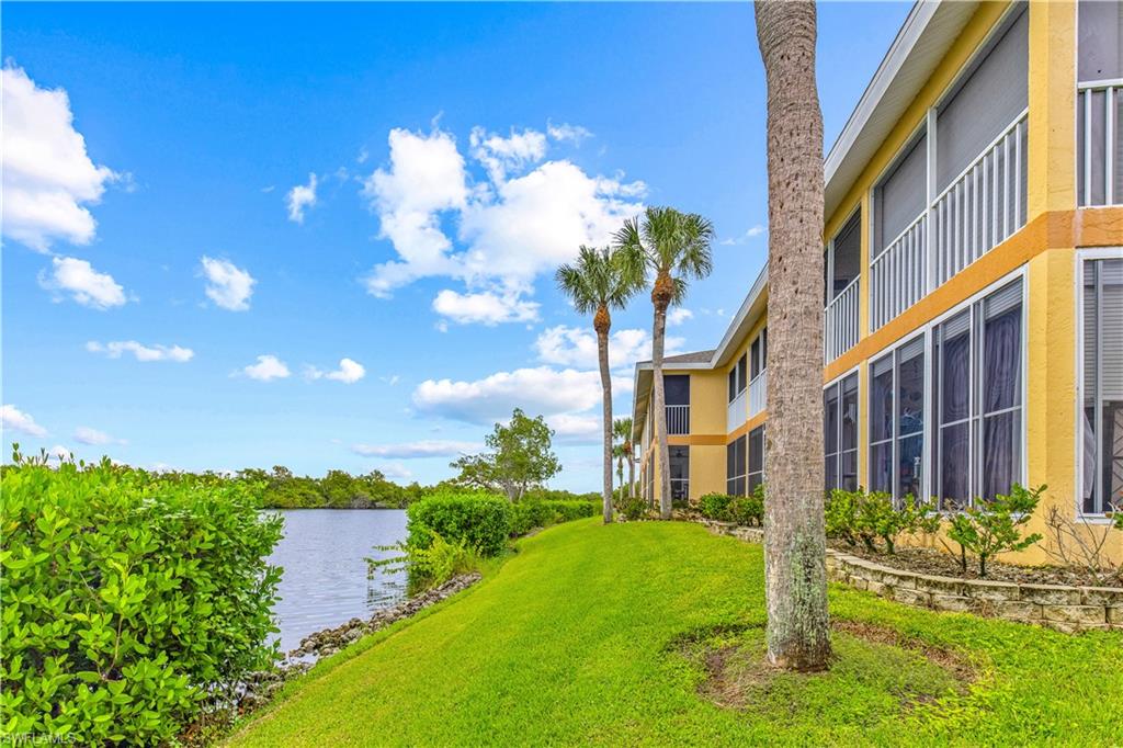 1295 Mainsail DR # 912, NAPLES Unit: 912