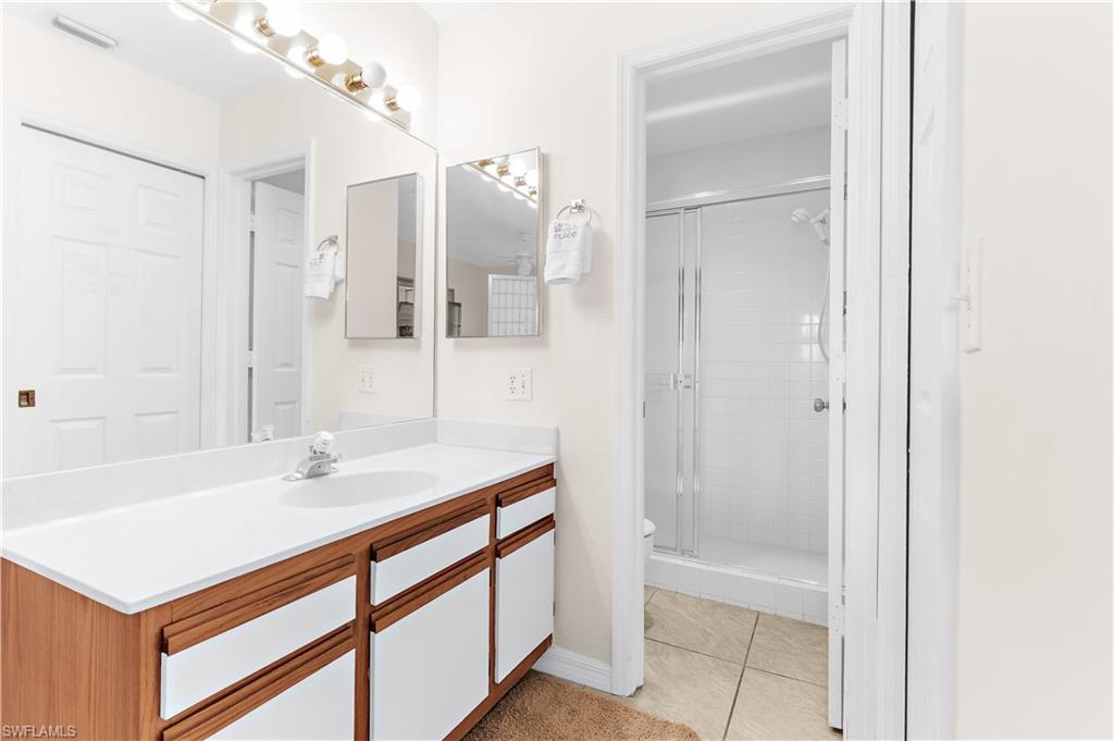 1295 Mainsail DR # 912, NAPLES Unit: 912