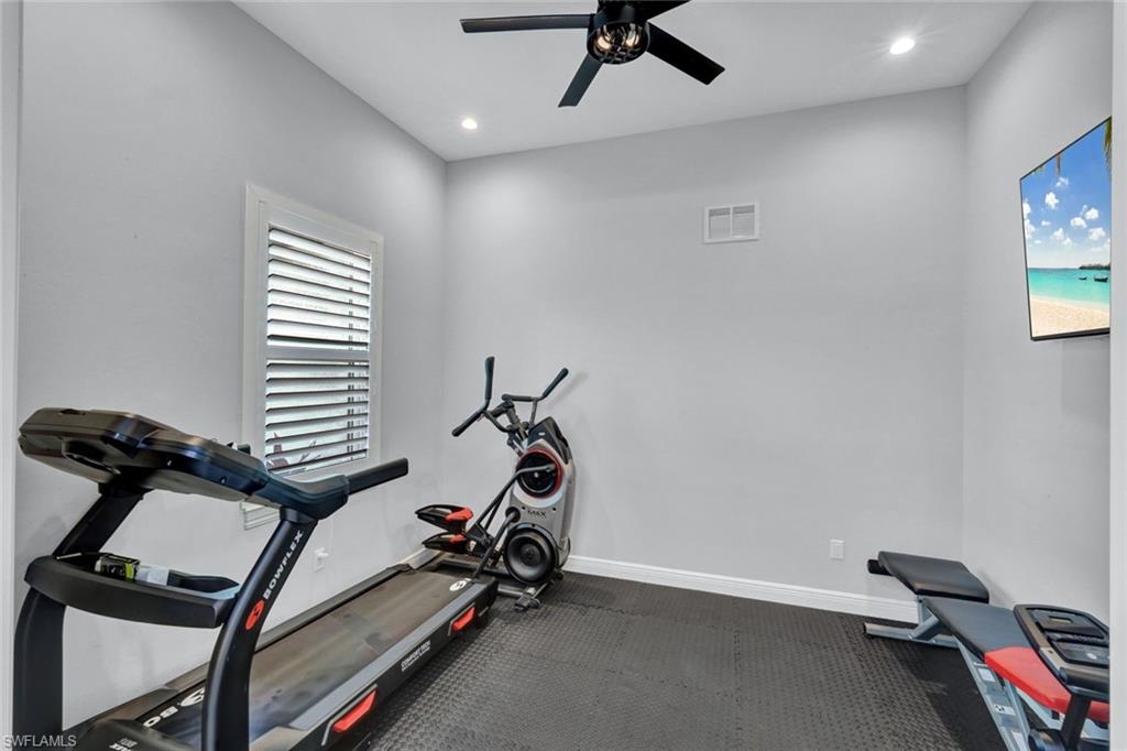 2552 52nd AVE NE, NAPLES