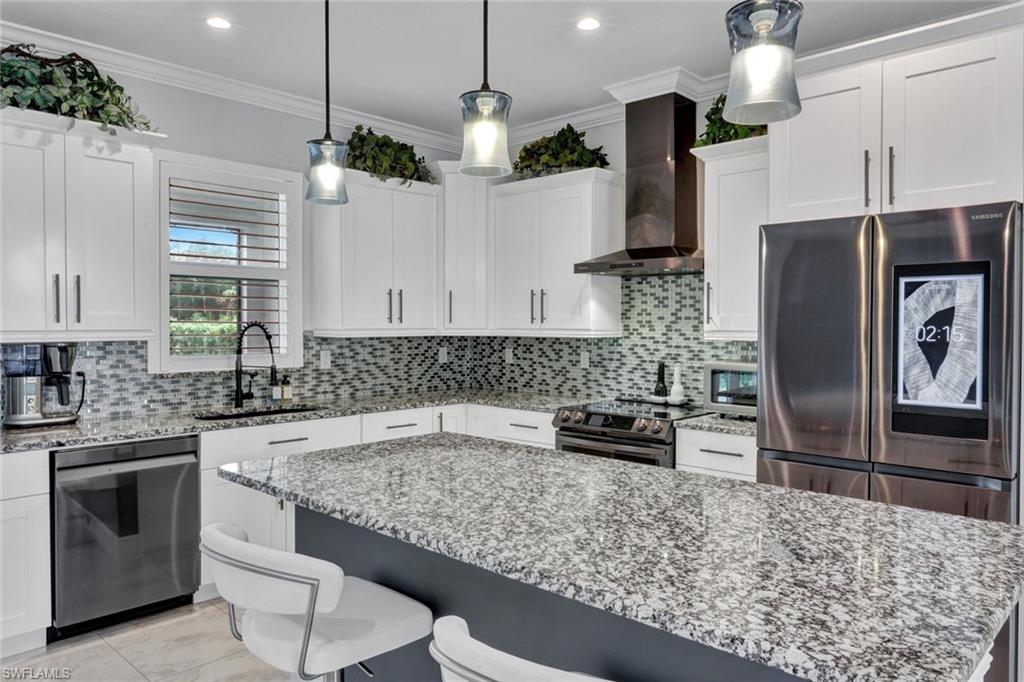 2552 52nd AVE NE, NAPLES