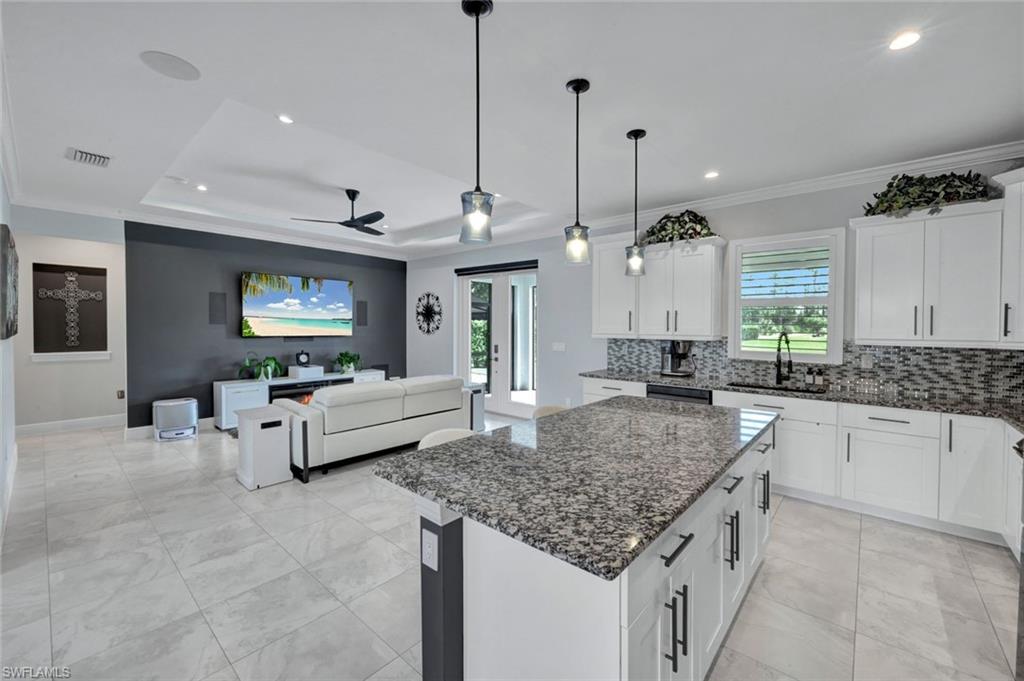 2552 52nd AVE NE, NAPLES