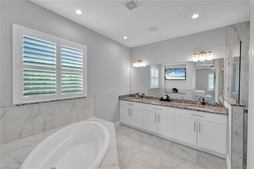 2552 52nd AVE NE, NAPLES