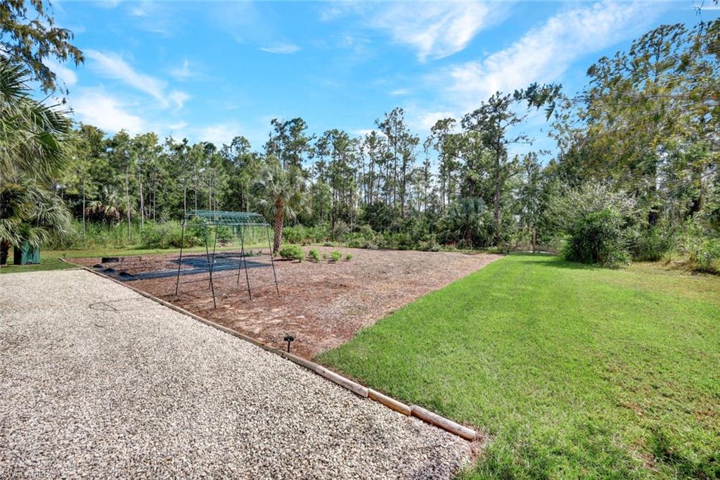 2552 52nd AVE NE, NAPLES