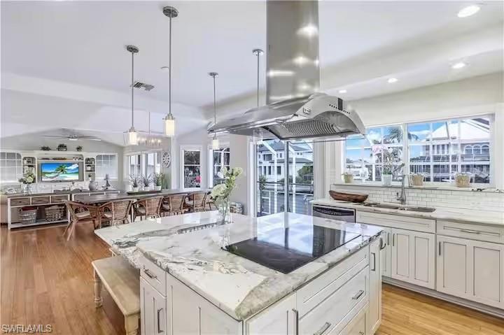 437 Trade Winds AVE