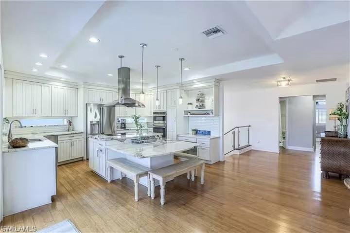 437 Trade Winds AVE