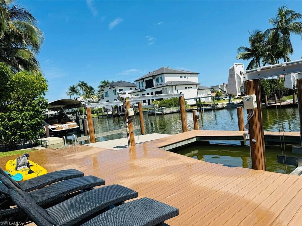 437 Trade Winds AVE