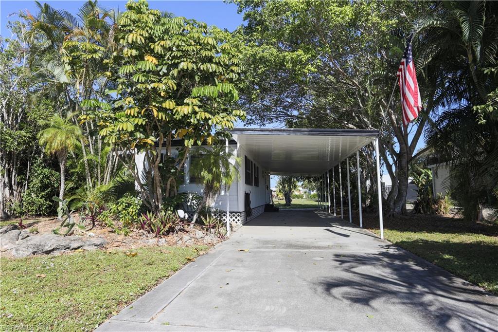 893 Manatee RD
