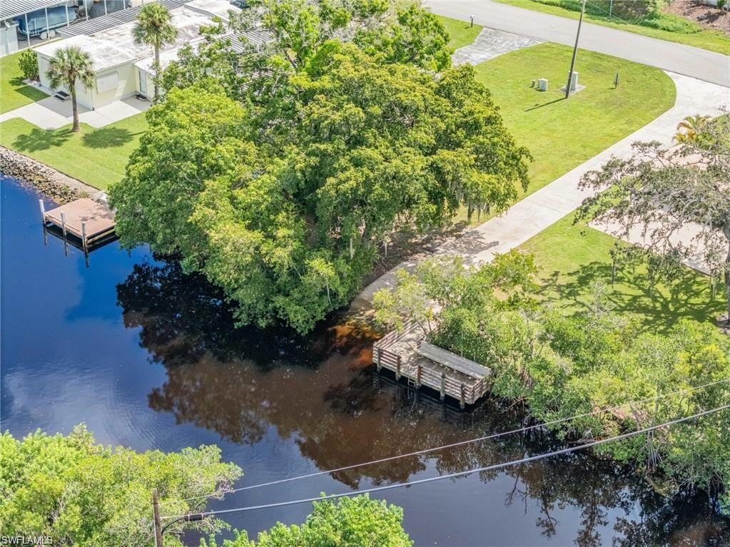 893 Manatee RD