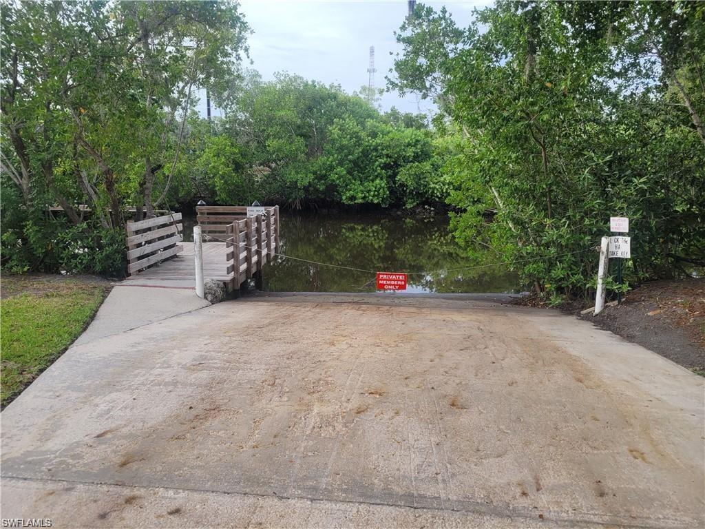 893 Manatee RD