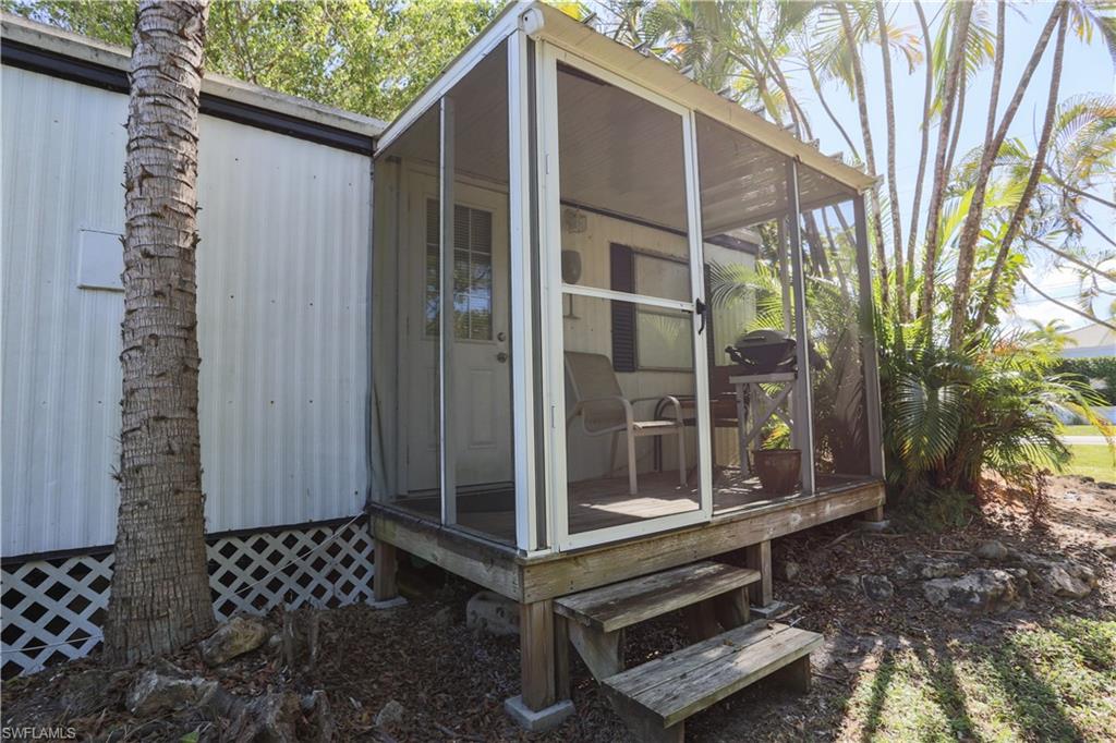 893 Manatee RD