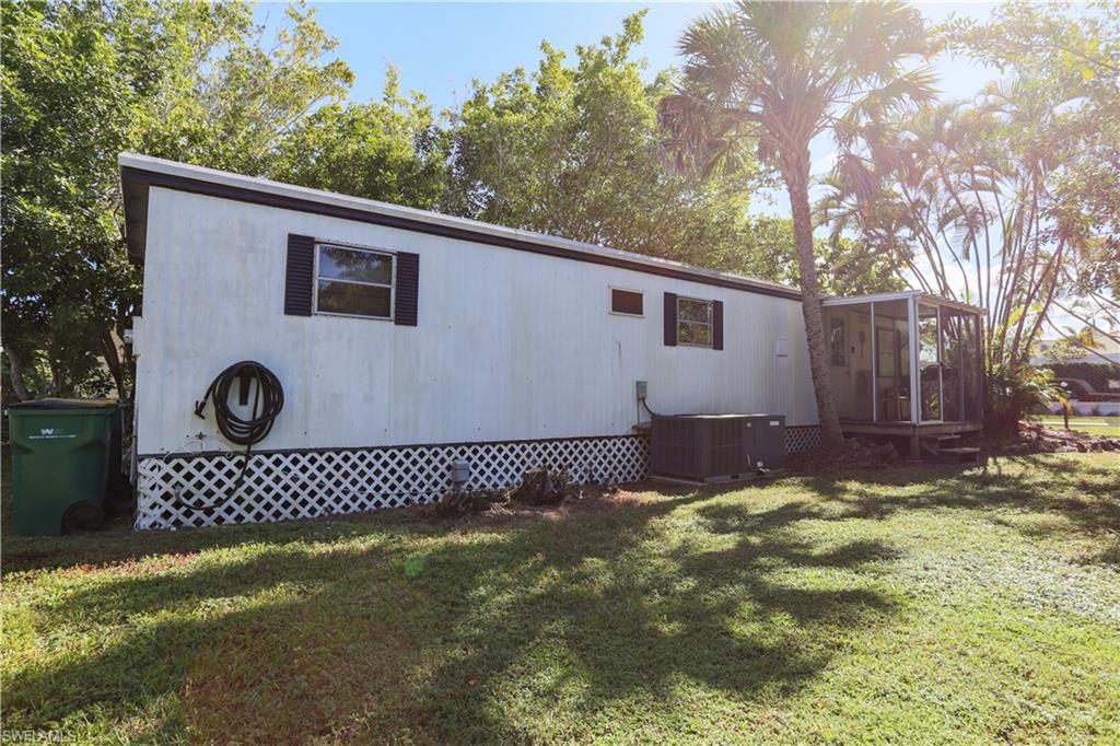 893 Manatee RD