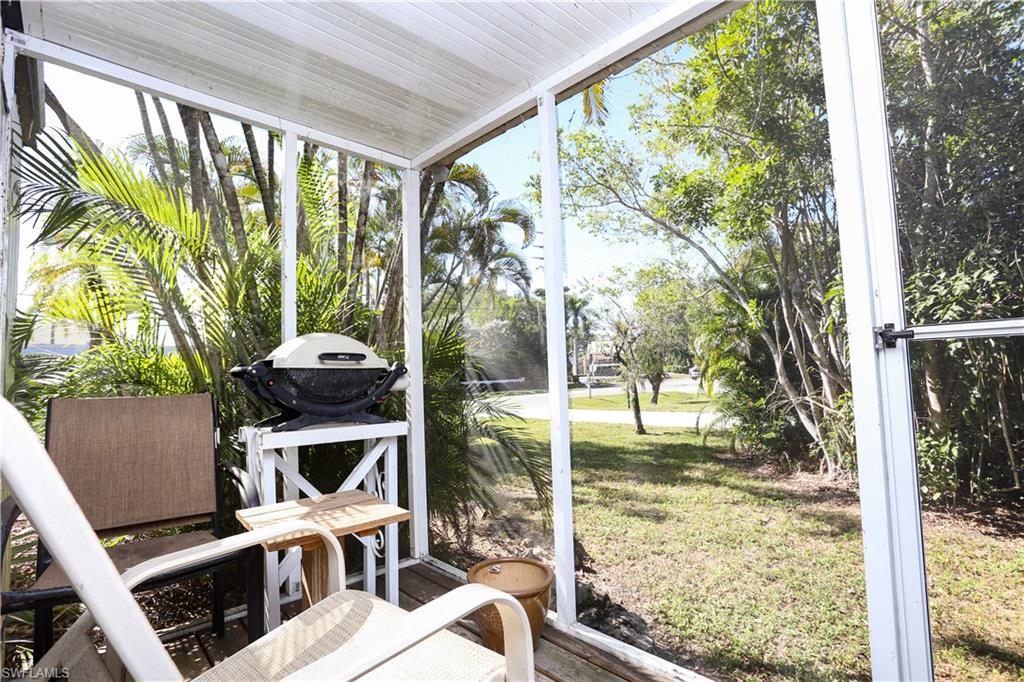 893 Manatee RD